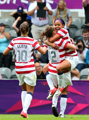USA celebrates win scoring a goal
