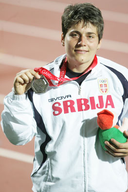 Dragana Tomasevic sa srebrnom medaljom
