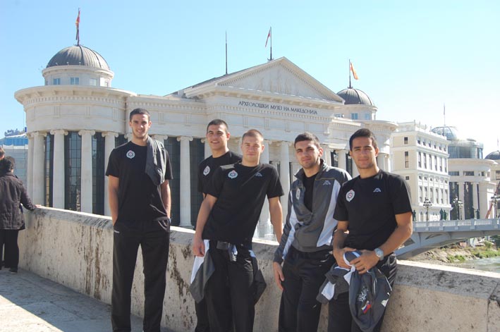 Partizan prosetao Skopljem