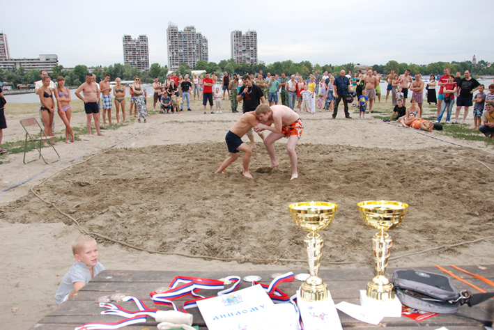 lido_rvanje_na_pesku_2