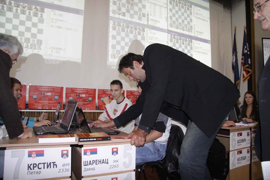 VLADE_DIVAC_SAH_MASINAC