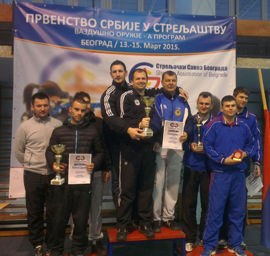 pistolj seniori ekipno