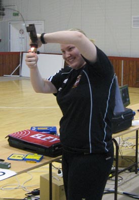 ZORANA ARUNOVIC GARAVI NISANE NA PISTOLJU PRED MEC