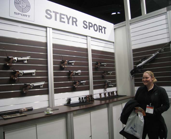 zorana_na_standu_stajera