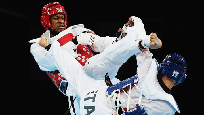 Daba Modibo Keita of Mali competes against Carlo Molfetta of Italy