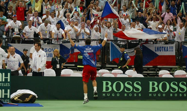 radek stepanek i navijaci