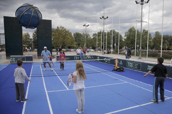 NIS otvorena skola tenisa ispred Arene 1
