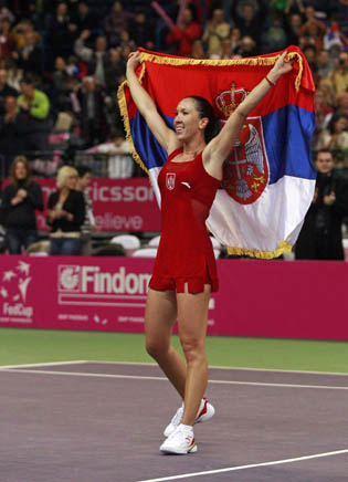 jelena_jankovic_sa_zastavom