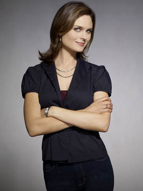 emily-deschanel-bones-brennan-wallpaper-3