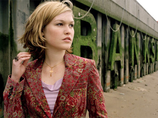julia-stiles