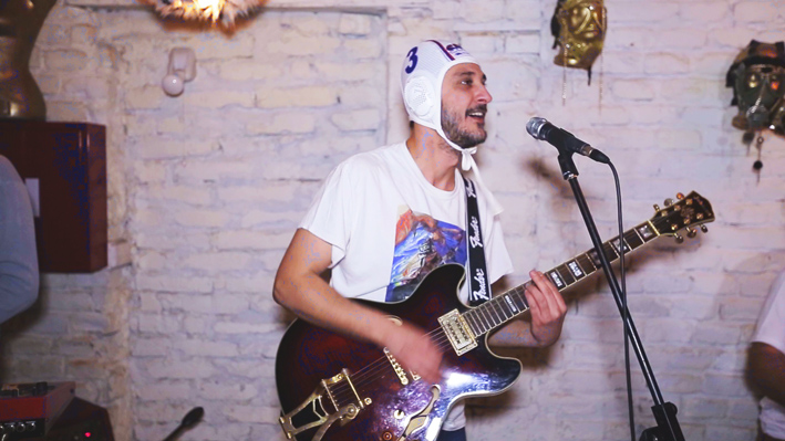 2015.12.10 Neozbiljni pesimisti Still1212 00003