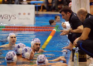 dejan_udovicic_i_ekipa_u_bazenu