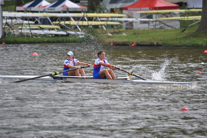 Zenski dvojac bez kormilara Foto VSS