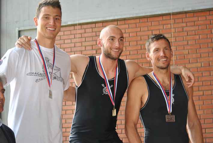 Prvenstvo Srbije na ergometrima Osvajaci medalja u konkurenciji seniora Radoje Djeric srebro Marko Marjanovic zlato i Nikola Stojic bronza