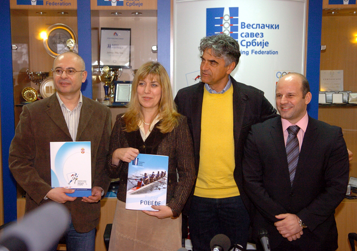 potpisivanje_ugovora_2011