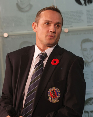 Steve Yzerman Hockey Hall Fame