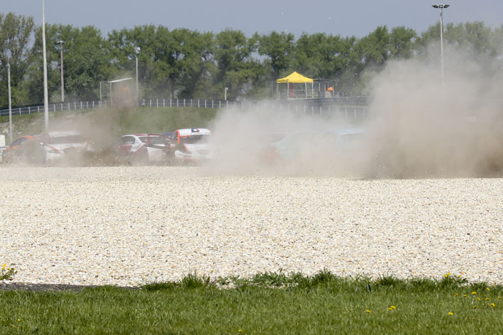 ROBY9371