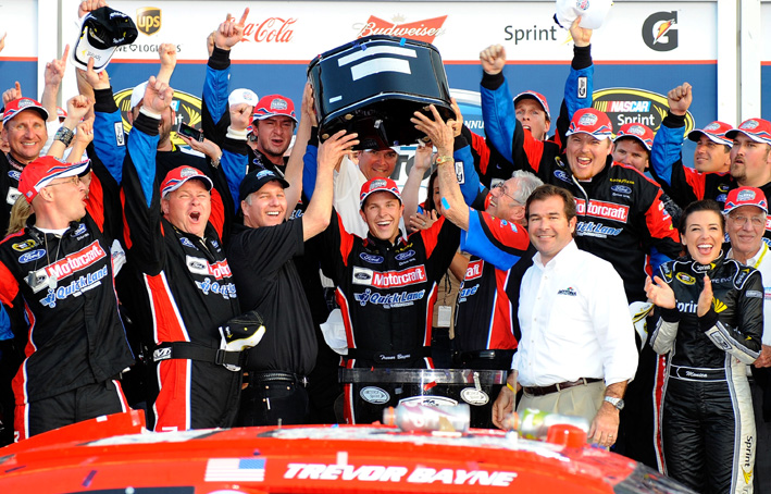 Trevor_Bayne_Trophy_Team