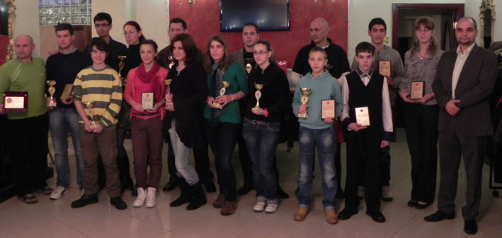 NAJBOLJI STRELICARI U 2011 I PREDSEDNIK KRSTIC DESNO