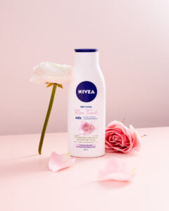 NIVEA Rose Touch hidratantnu gel-kremu