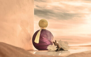 Jedinstveni akord belog agar ulja u novom Far Away Splendoria parfemu