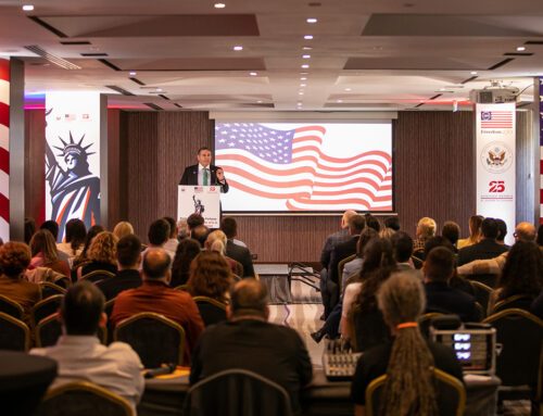 Od istorijskih temelja do poslovne izvrsnosti: AmCham organizovao predavanje o korenima američkog ekonomskog razvoja