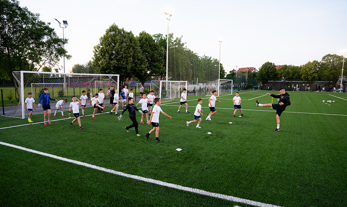 FUDBALSKI SPEKTAKL STIŽE U BEOGRAD: Ajaks, Atletiko, Zvezda, Partizan na Nika kupu