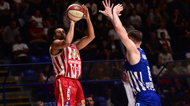 Košarkaši Crvene zvezde pobedili Budućnost u ABA ligi