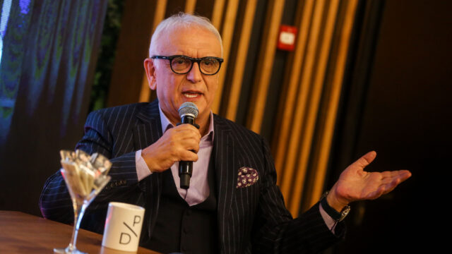 „Dženan Lončarević biće specijalni gost koncerta, a nikuda ne idem bez svog „Barakuda benda“, otrkiva Slavko Banjac pre koncert