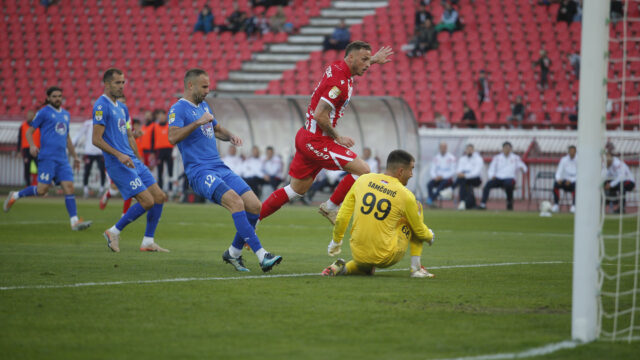 Fudbaleri Crvene zvezde deklasirali lučansku Mladost (FOTO)